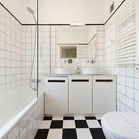 Doura W/ Ac & Balcony By Lovelystay Apartment *