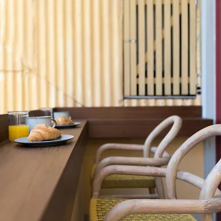 Doura W/ Ac & Balcony By Lovelystay Apartment