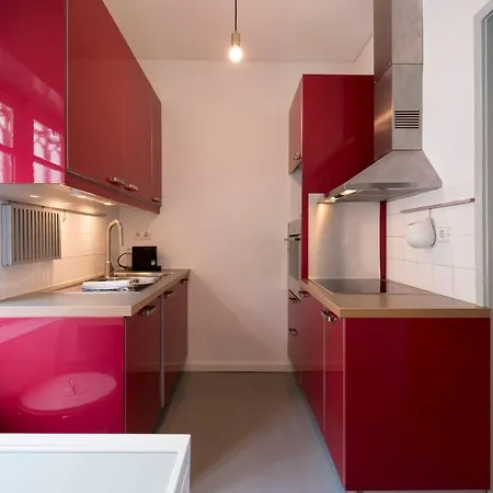 Doura W/ Ac & Balcony By Lovelystay Apartment