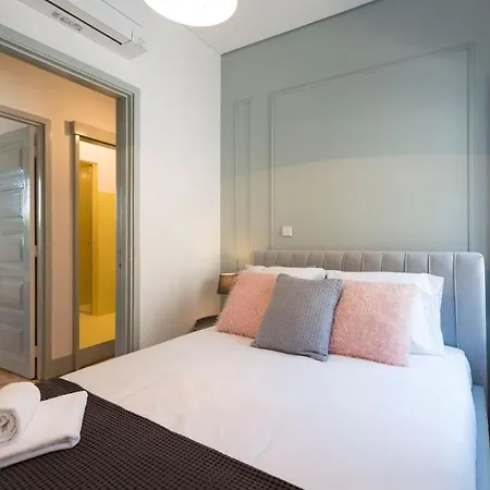 Doura W/ Ac & Balcony By Lovelystay Apartment