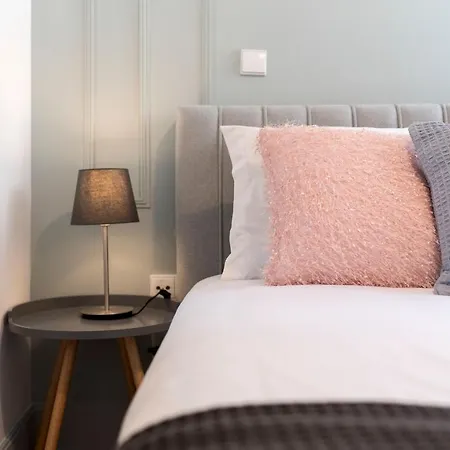 Apartamento Doura W/ Ac & Balcony By Lovelystay *